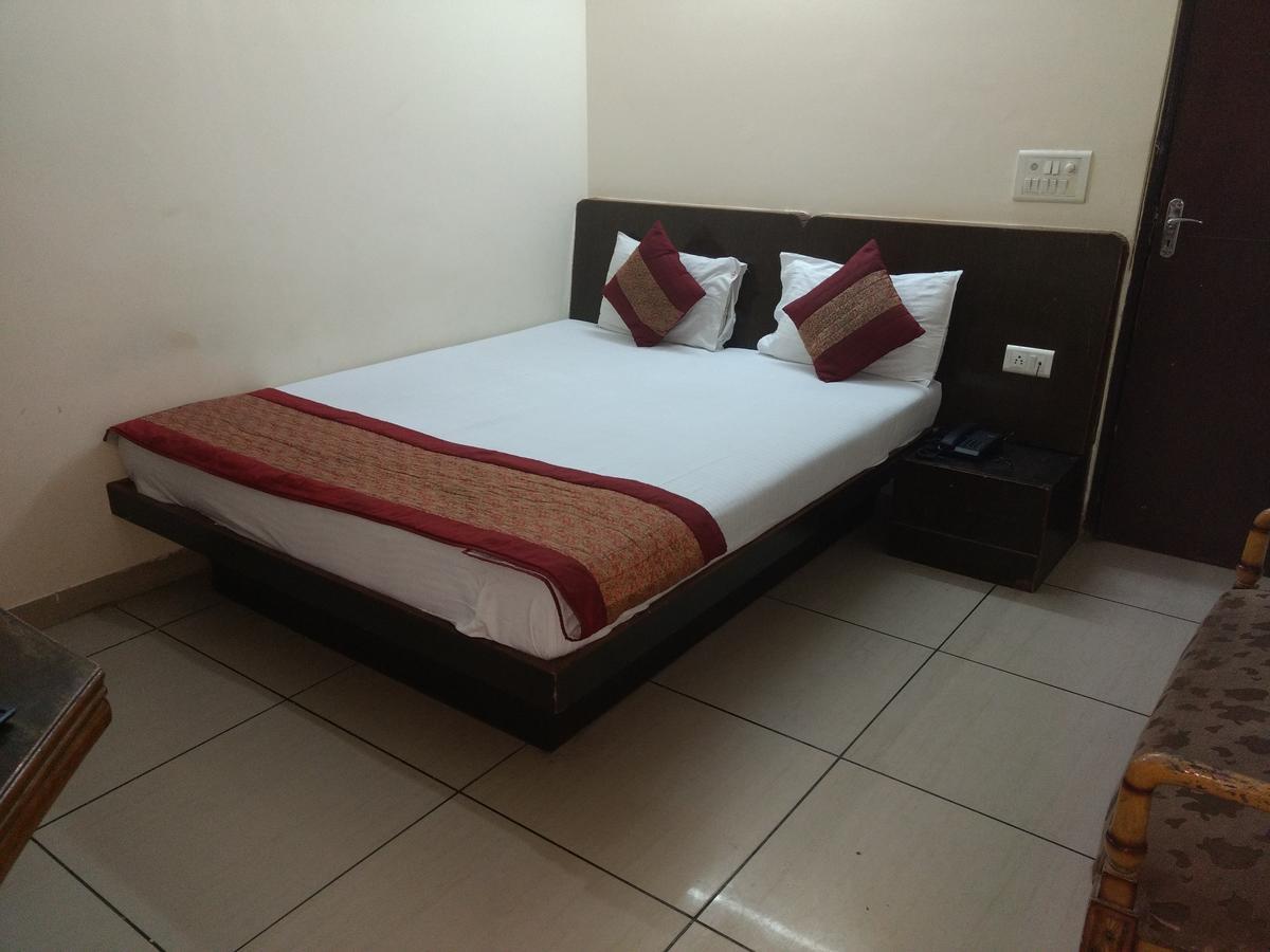 Hotel Sun Village Near New Delhi Railway Station מראה חיצוני תמונה