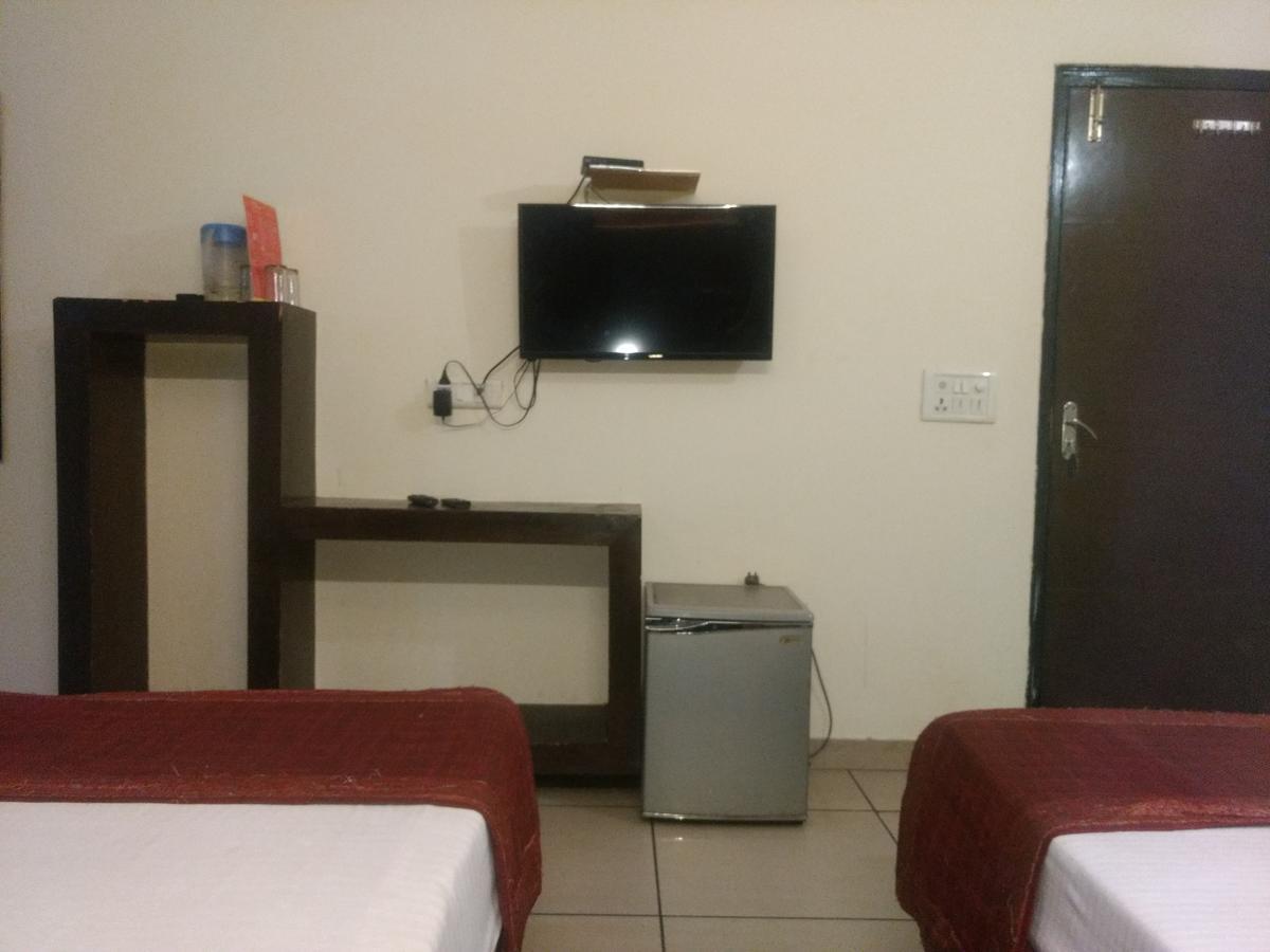 Hotel Sun Village Near New Delhi Railway Station מראה חיצוני תמונה